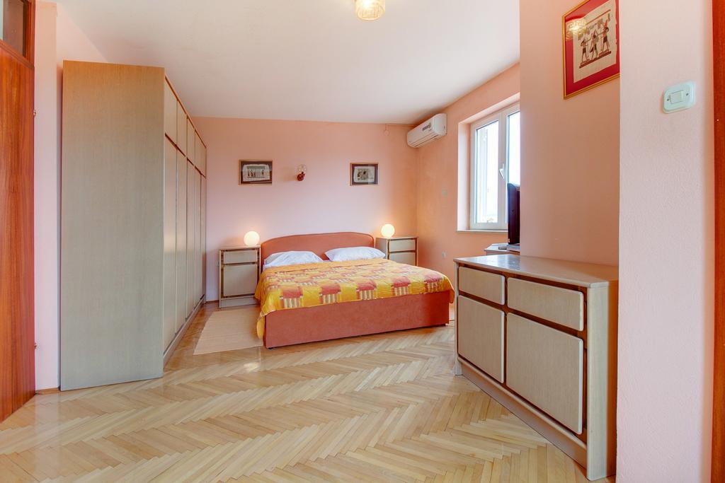 Apartment Mario Mali Lošinj Oda fotoğraf