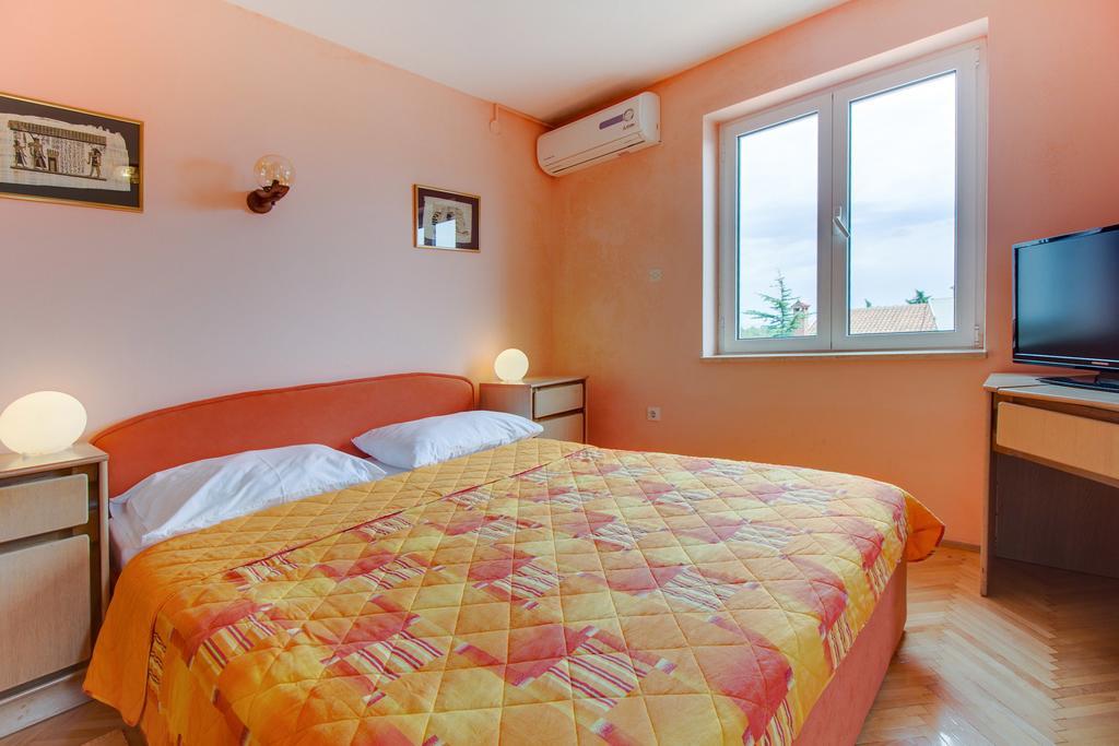 Apartment Mario Mali Lošinj Oda fotoğraf